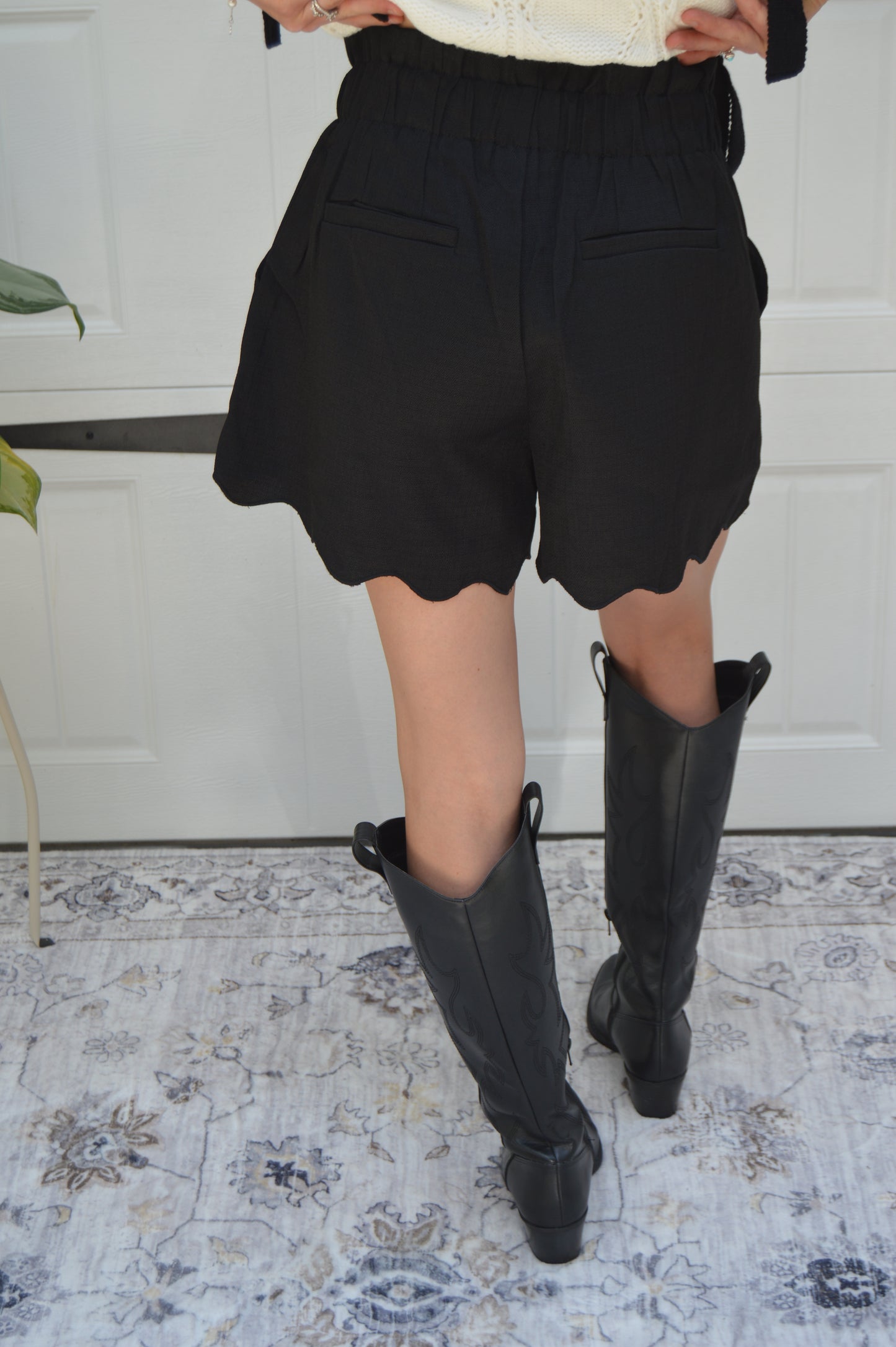 Ella Scalloped Shorts